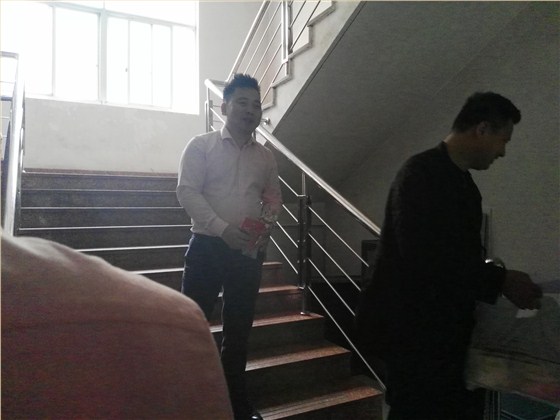 汇源塑胶-员工领奖