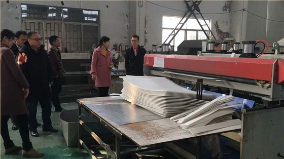 中空板厂家-汇源塑胶扒皮会3