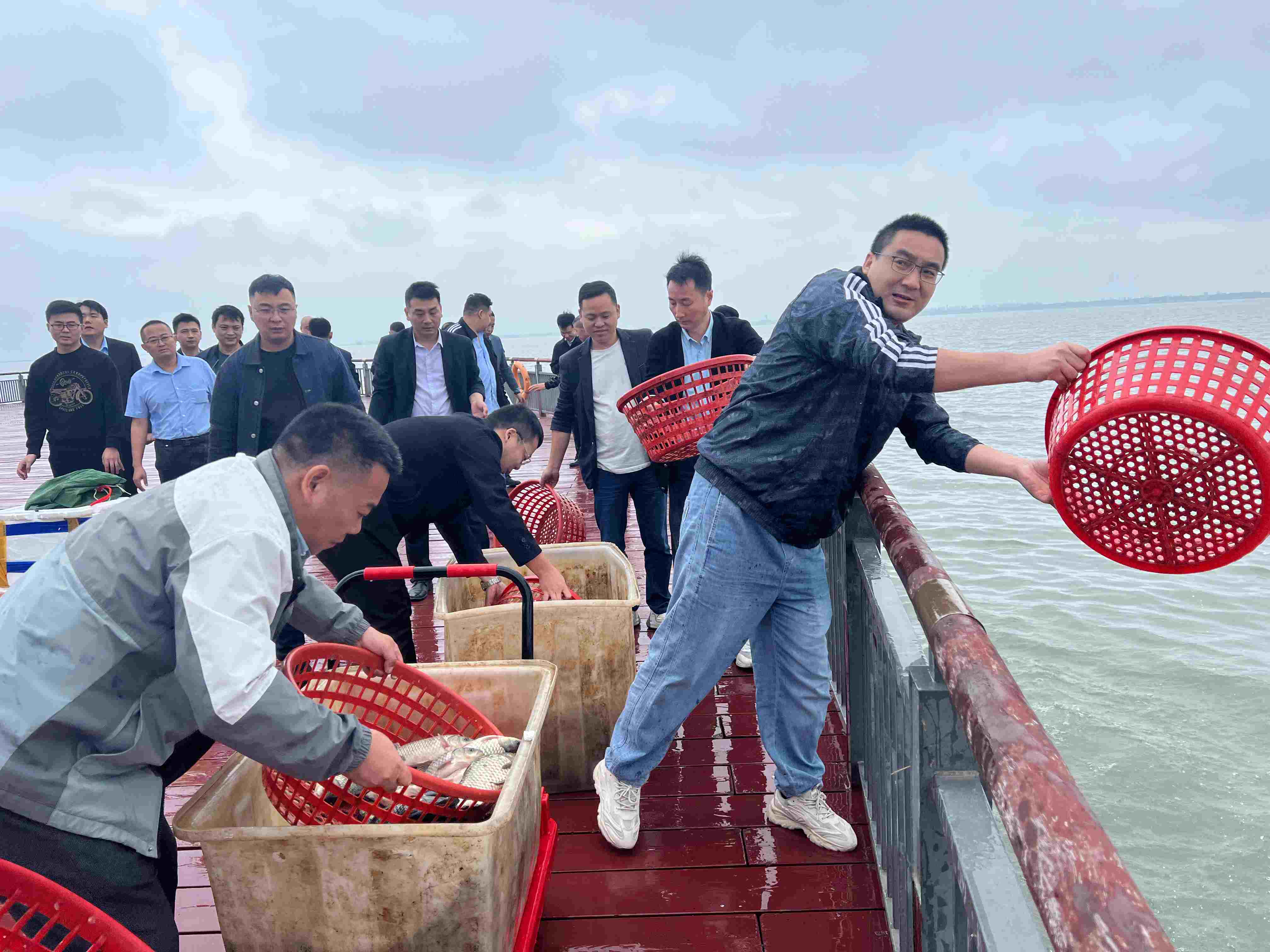 汇源塑胶放生活动