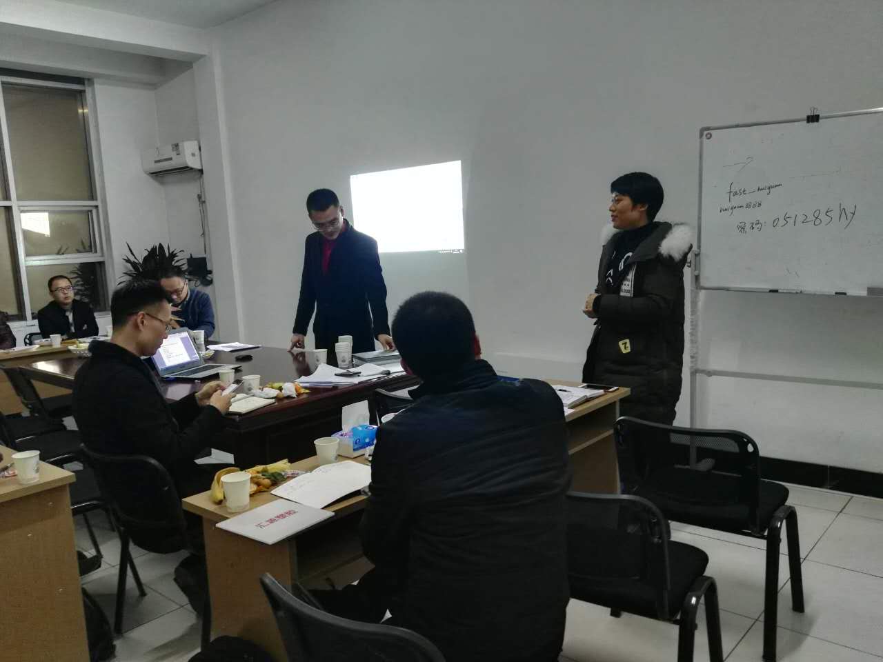 中空板厂家-汇源塑胶扒皮会2